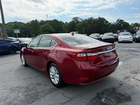 Used 2013 Lexus ES 300h w/ Luxury Pkg FWD image 3
