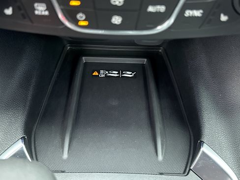 Used 2023 Chevrolet Traverse LT AWD/4WD image 17