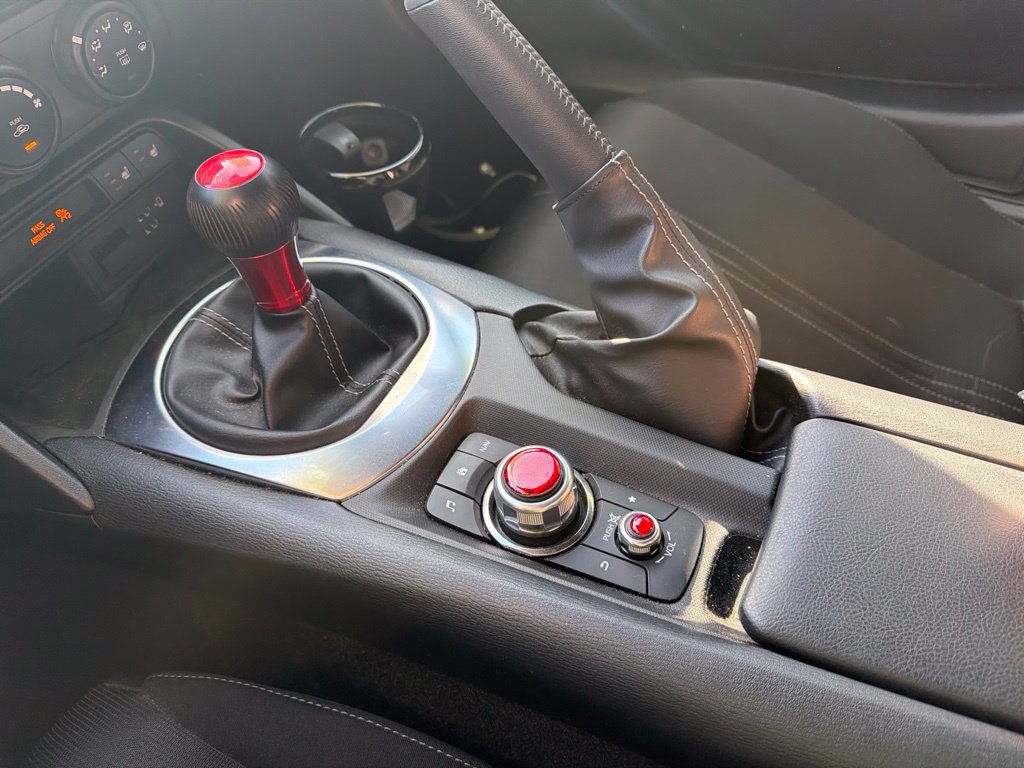 Used 2023 MAZDA MX-5 Miata Club RWD image 11