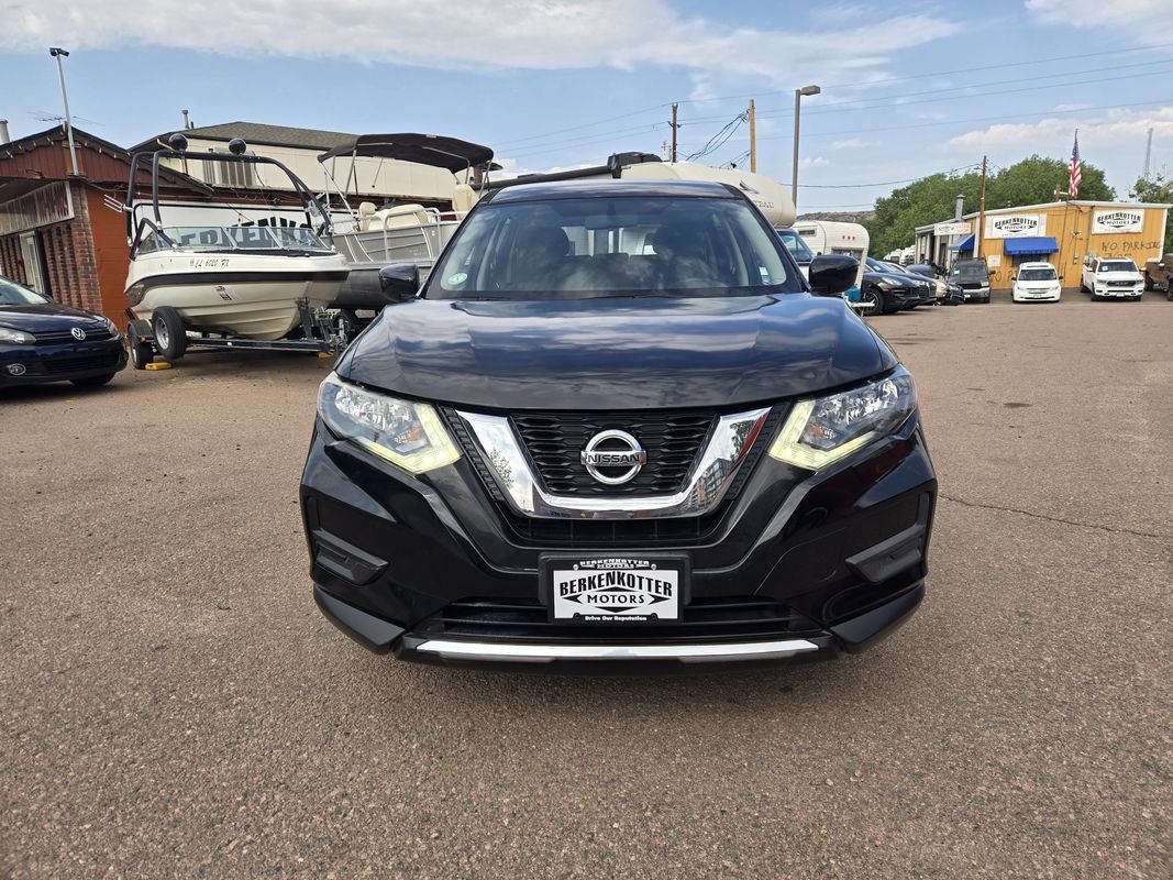 Used 2017 Nissan Rogue S AWD/4WD image 3