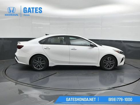 Used 2023 Kia Forte GT-Line w/ GT-Line Premium Package FWD image 3