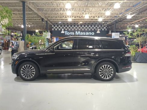 Used 2024 Lincoln Aviator AWD w/ Premium Package image 11
