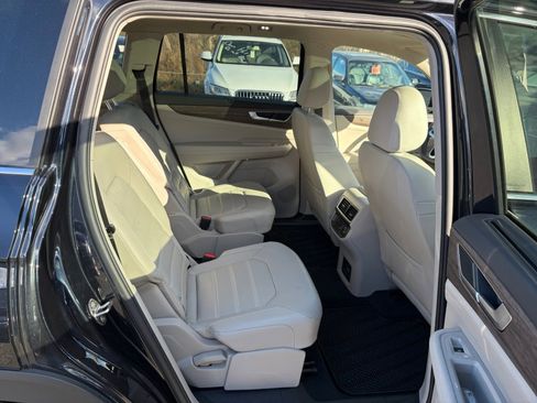 Used 2025 Volkswagen Atlas SEL image 29