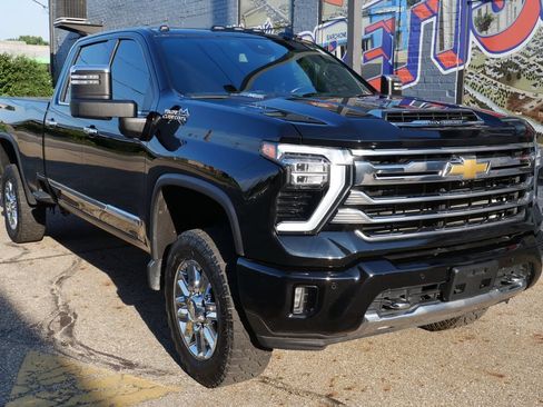 Used 2024 Chevrolet Silverado 2500 High Country AWD/4WD image 36