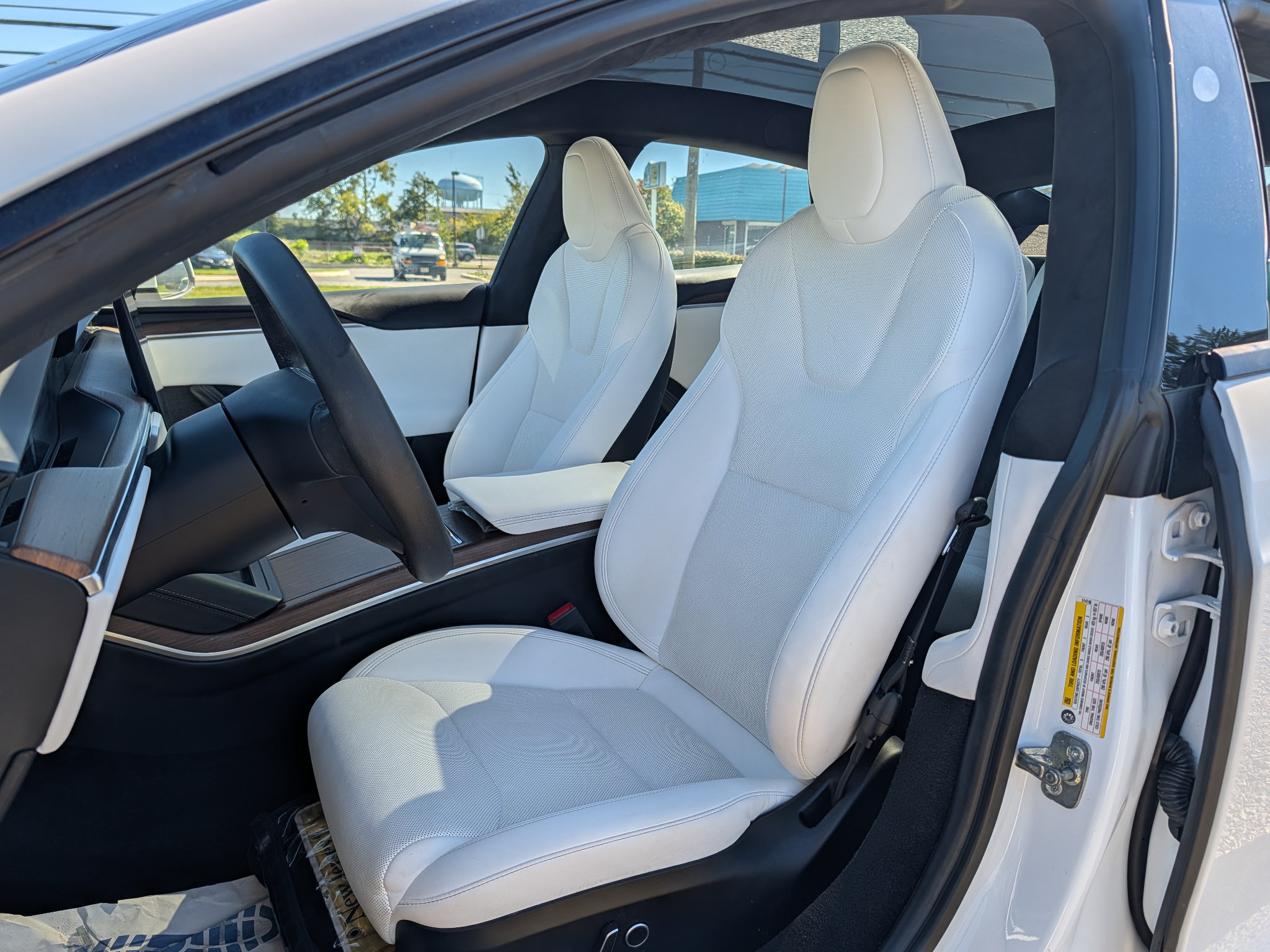 Used 2023 Tesla Model S Standard Range AWD/4WD image 14