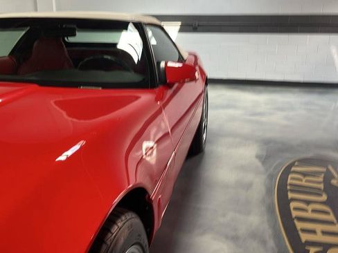Used 1996 Chevrolet Corvette Convertible RWD image 3