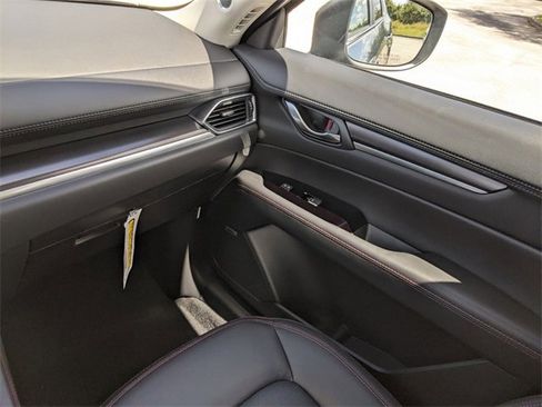 Used 2025 MAZDA CX-5 Carbon Edition image 13