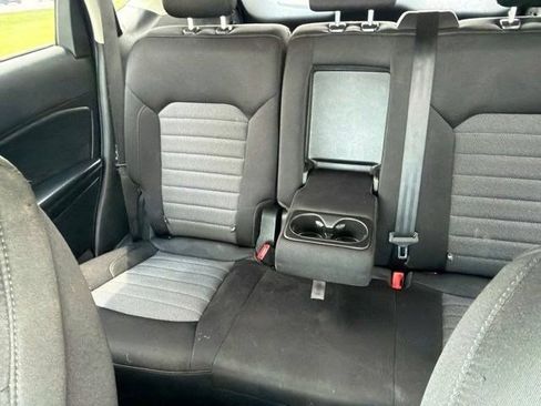 Used 2020 Ford Edge SE FWD image 28