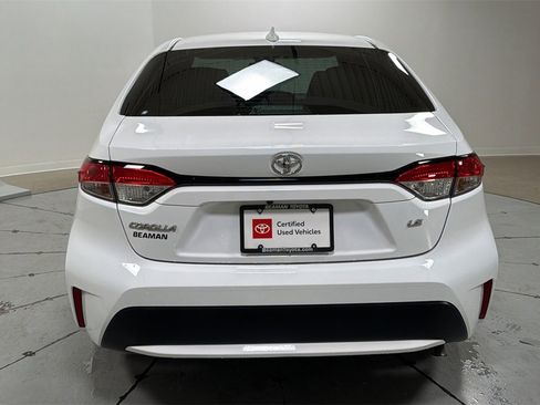 Certified 2022 Toyota Corolla LE image 4