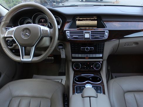 Used 2014 Mercedes-Benz CLS 550 4MATIC image 19