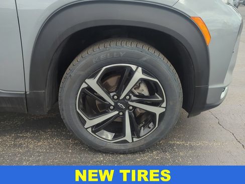 Certified 2023 Chevrolet TrailBlazer RS w/ Sun and Liftgate Package AWD/4WD image 12