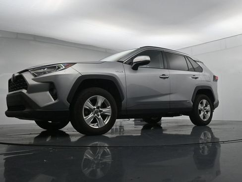 Used 2021 Toyota RAV4 XLE w/ Convenience Package AWD/4WD image 20
