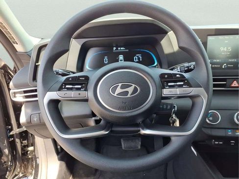 New 2026 Hyundai Elantra SE FWD image 12