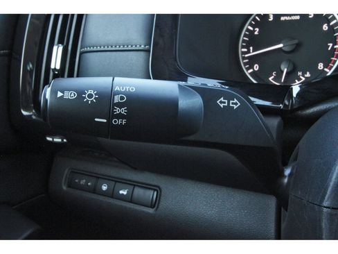 Certified 2025 Nissan Pathfinder SV FWD image 21