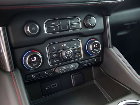 Used 2023 Chevrolet Tahoe RST image 23