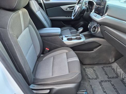 Used 2025 Chevrolet Blazer LT FWD image 29