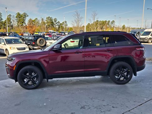 New 2026 Jeep Grand Cherokee Limited w/ Limited Altitude Package image 4