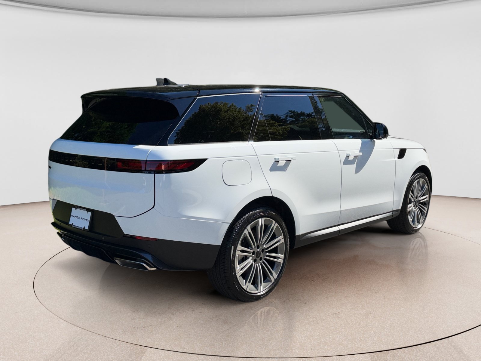 New 2027 Land Rover Range Rover Sport SE AWD/4WD image 5