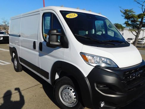 Used 2024 RAM ProMaster 3500 w/ Convenience Group image 1