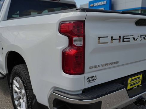 Used 2025 Chevrolet Silverado 1500 LT AWD/4WD image 9