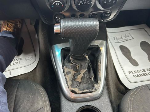 Used 2006 HUMMER H3 Sport Utility image 22