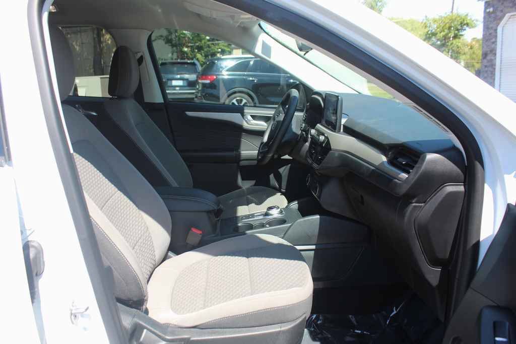 Used 2021 Ford Escape SE w/ SE Sport Appearance Package AWD/4WD image 28