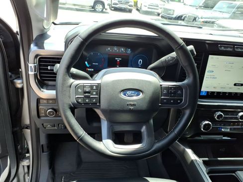 Used 2023 Ford F250 Lariat w/ Lariat Ultimate Package AWD/4WD image 8