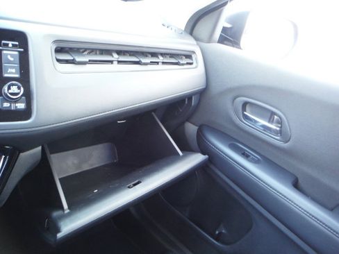 Used 2019 Honda HR-V LX image 19