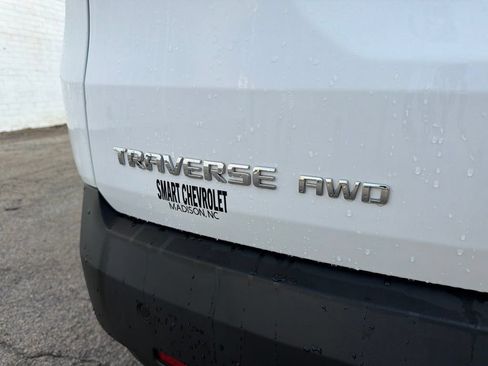 Used 2021 Chevrolet Traverse LT AWD/4WD image 17