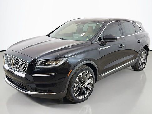 Used 2022 Lincoln Nautilus Reserve image 10