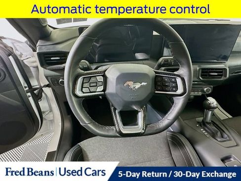 Used 2025 Ford Mustang Coupe RWD image 14