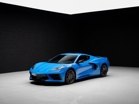 Used 2024 Chevrolet Corvette Stingray Coupe w/ Z51 Performance Package RWD image 4