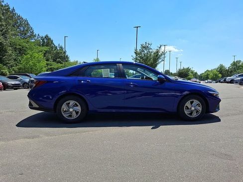 Certified 2024 Hyundai Elantra SE FWD image 32