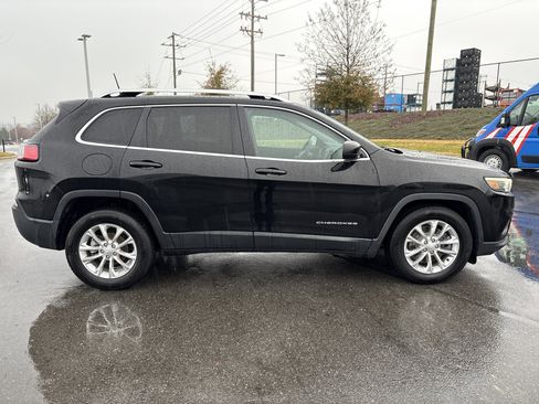 Used 2019 Jeep Cherokee Latitude w/ Popular Appearance Group image 10