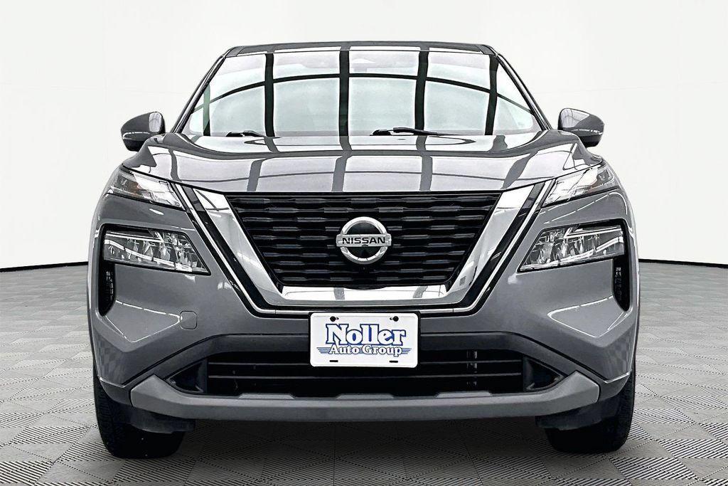 Used 2021 Nissan Rogue SV FWD image 3