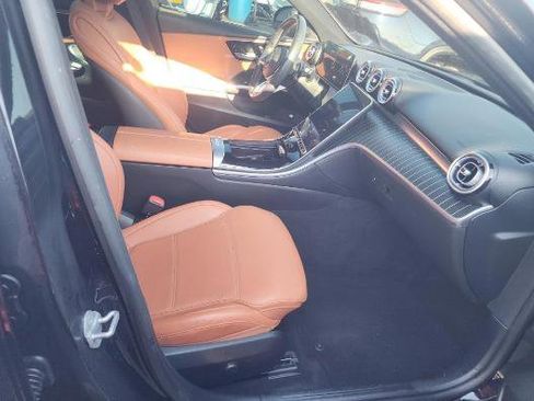 Used 2022 Mercedes-Benz C 300 Sedan w/ Exclusive Trim Package image 4