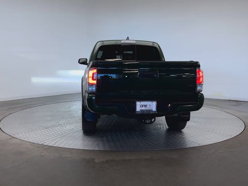 Used 2021 Toyota Tacoma TRD Off-Road w/ Technology Package image 7