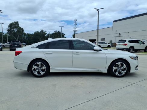 Used 2018 Honda Accord EX image 16