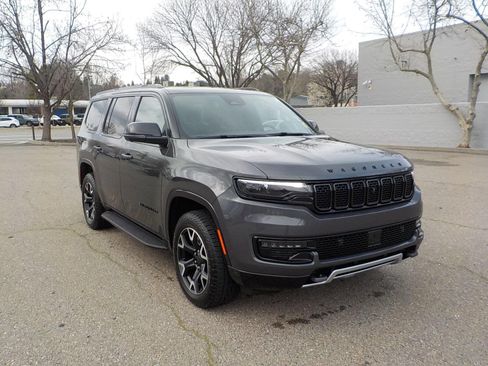 Used 2025 Jeep Wagoneer Series II image 7