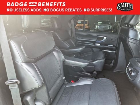 Used 2025 Ford Expedition Platinum w/ Stealth Performance Package AWD/4WD image 14