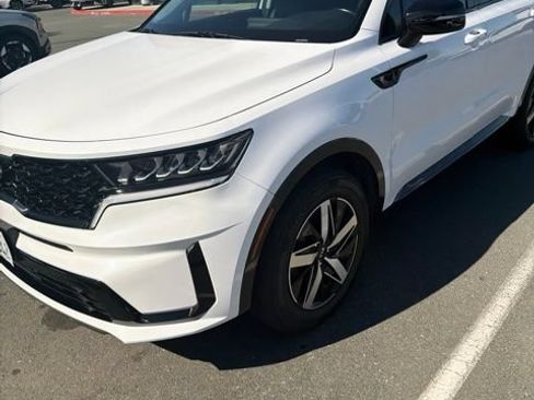 Used 2021 Kia Sorento S w/ Panoramic Sunroof Package FWD image 2