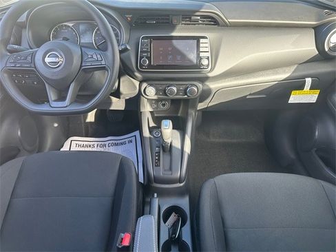 New 2025 Nissan Kicks Play S image 10