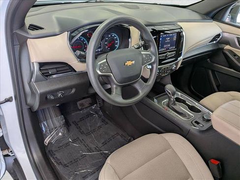 Used 2023 Chevrolet Traverse LS FWD image 10