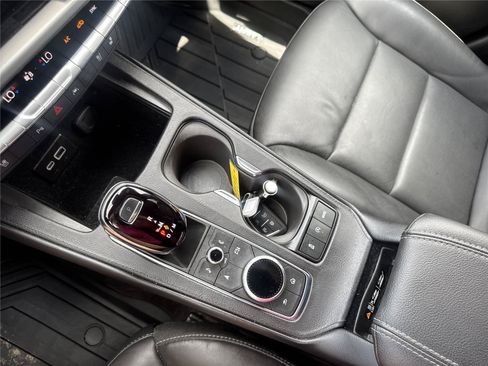 Used 2025 Cadillac XT4 Premium Luxury w/ Technology Package FWD image 30
