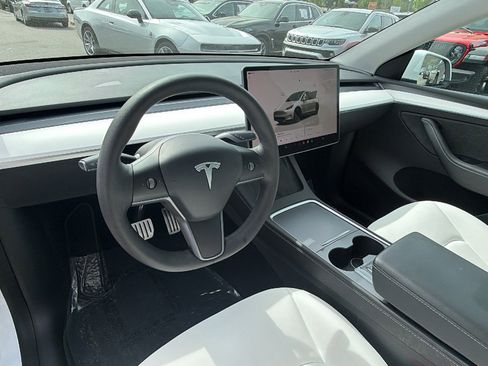Used 2022 Tesla Model Y Performance image 25