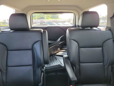 Used 2021 GMC Acadia SLT w/ Technology Package FWD image 6