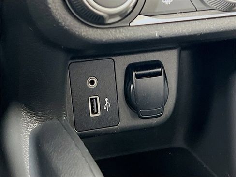 Used 2020 Nissan Versa SV image 20