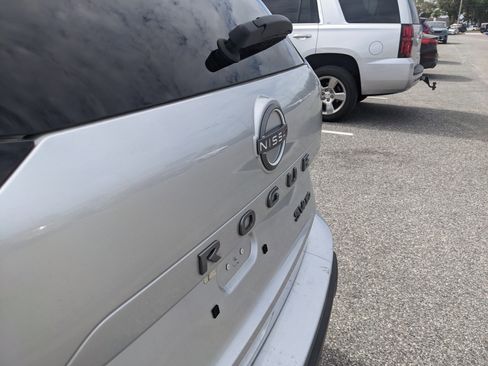 Used 2024 Nissan Rogue SV image 22