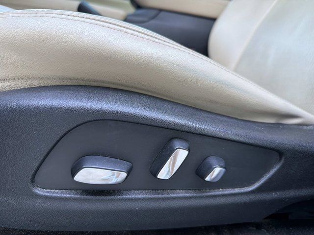 Used 2017 Cadillac XT5 Luxury w/ Driver Awareness Package FWD image 12