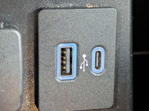 Used 2023 Ford Explorer 2WD image 23
